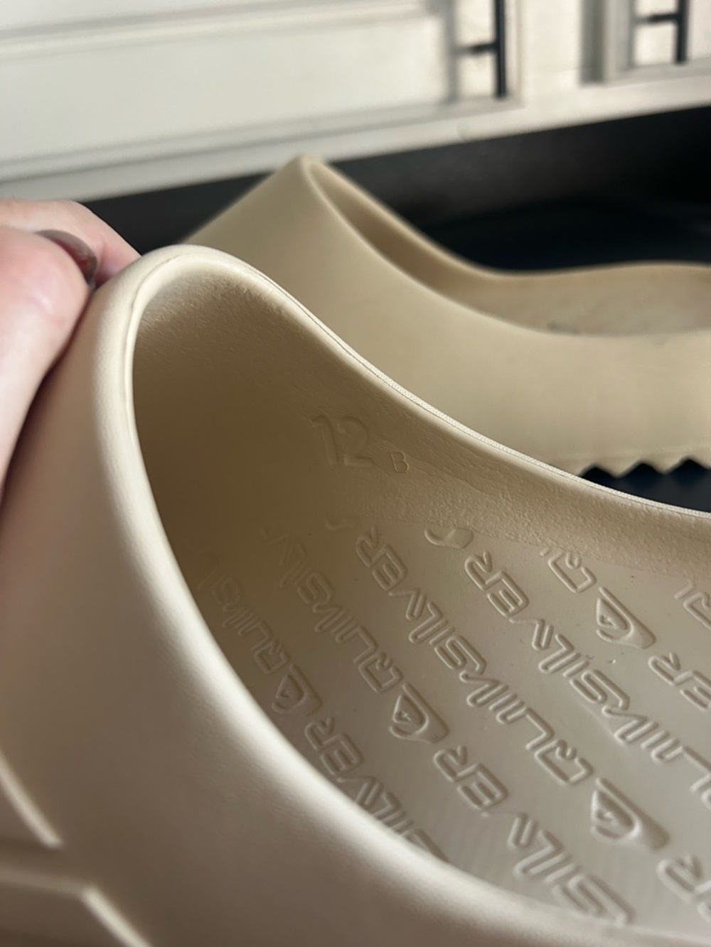 Men’s Pillow Quiksilver Beige Slide Sandals - Picture 6 of 6